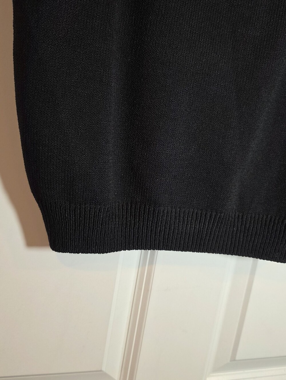 St. John Basics Black Sleeveless Knit Tank Top Scoop Neck L - Picture 4 of 5